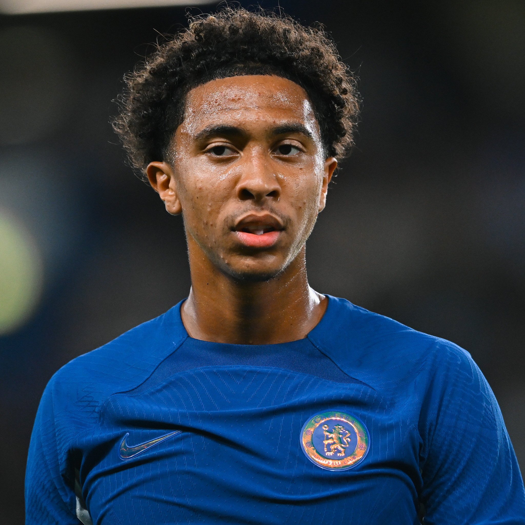 kaiyun.com-切尔西官方:22岁后卫汉弗莱斯永久转会至伯恩利,7月1日生效