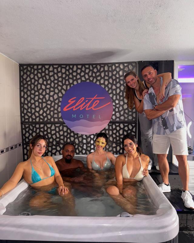 1727142978775057587.jpg 开云官网-足球天赋曾让C罗羡慕,如今去拍成人电影