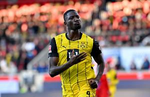 开云APP-戴帽！吉拉西本赛季欧冠14场打进13球，超越拉菲尼亚登顶射手榜