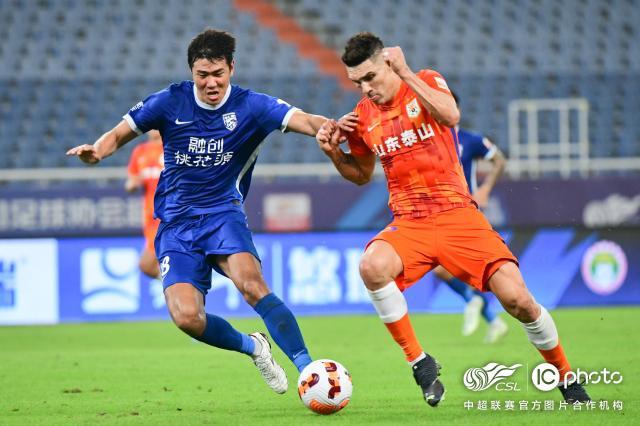 kaiyun.com-中超第一阶段总结：新三强成型 外教练级球迷回归