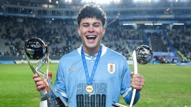 kaiyun.com-红牌停赛两场成就决赛进球英雄 乌拉圭中卫捧银球