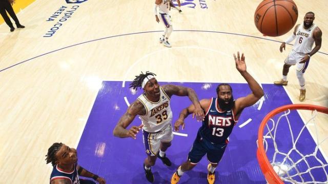 完美开局碰上迷幻结尾 哈登虎头蛇尾险些葬送好局