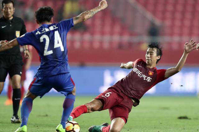 开云官网-河北队启动瘦身中场二将南下 已分别跟队龙门三镇